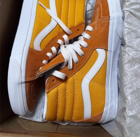 Vans高帮鞋 全新37码 有鞋盒 买来仅...