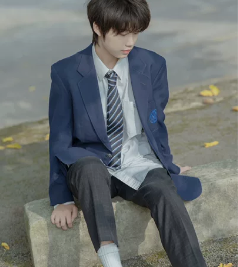 【降价到开学】出校供西服湘南工科，网球王子...