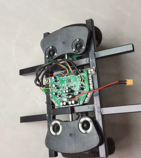 无电池平衡车，电机两个都是好的，控制板好的...