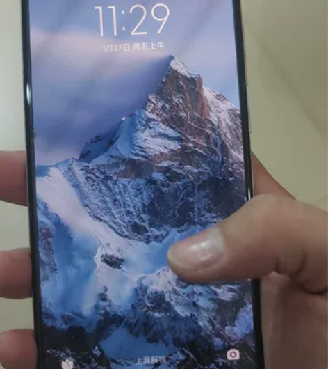 家人换机下来的小米8，白色，6+64内存。...
