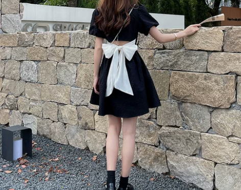 黑色蝴蝶结连衣裙女夏高级感纯欲辣妹小短裙小...