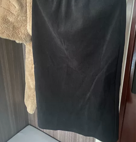 灯芯绒半身裙女秋冬，加绒直筒一步裙。 M码...