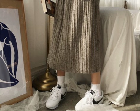 气质风纯色针织百褶裙，黑色，腰部有松紧带 ...