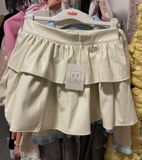 全新 闲置pu蛋糕裙 均码 感兴趣的话点“...