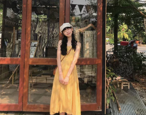 连衣裙女法式复古小众设计感吊带裙学院风显瘦...