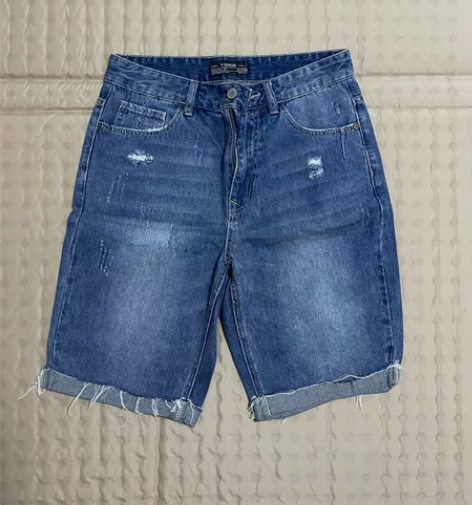 牛仔短裤，以纯，尺码M，腰围29，30包邮...