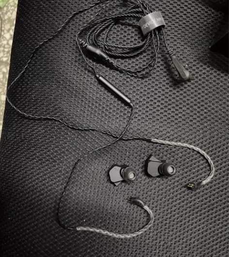 Remax六核六动圈耳机有线入耳式高音质动...