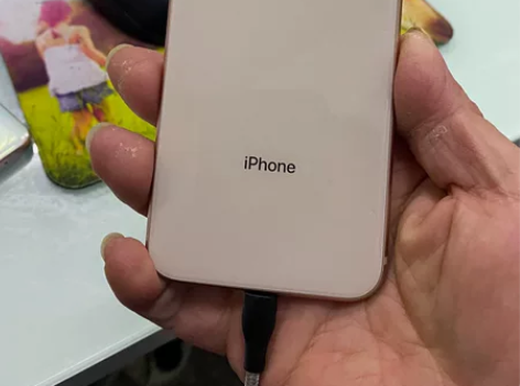 苹果8，国行，64G，三网通，9新，id已...