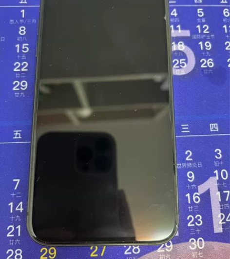 苹果11，黑色256g，双卡无锁，97成新...
