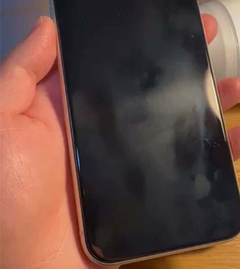 iPhone 11 白色128G。国行自用...