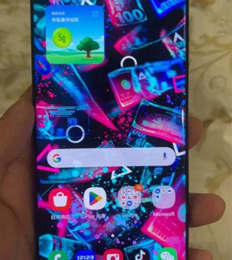 三星s21u，屏幕有小瑕疵，屏幕很赞，玩游...