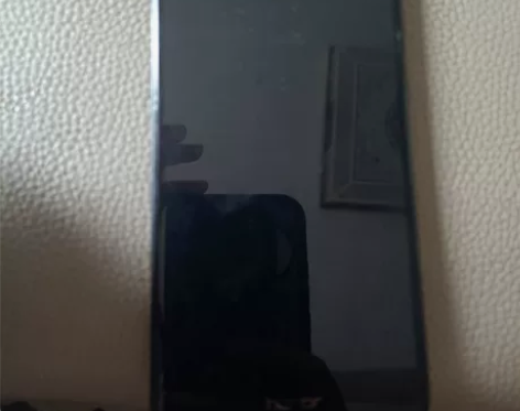 荣耀8青春版 无充电器 不退不换 还是很流...