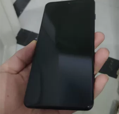 黑鲨4pro手机不开机了 后盖碎的 捡漏的...