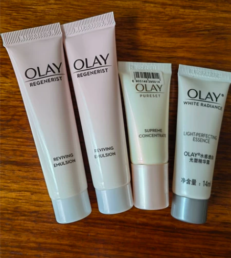 Olay新生塑颜粉璨精华200ml两支，水...
