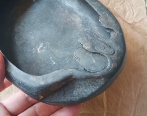 随形端石笔洗，做工精细品相完美 感兴趣的话...