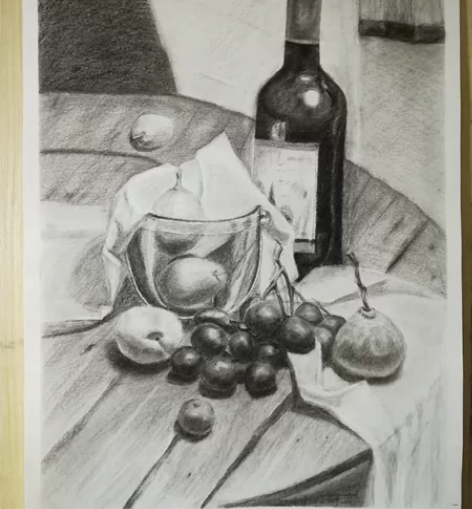 本人喜欢画画，拿一些素描出来卖，作品装裱挂...