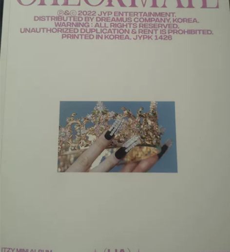 出itzy新专运动鞋未拆现货粒封，有预售礼...