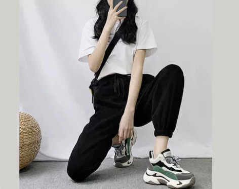 灰色运动裤子女宽松束脚加绒春秋季高腰直筒休...