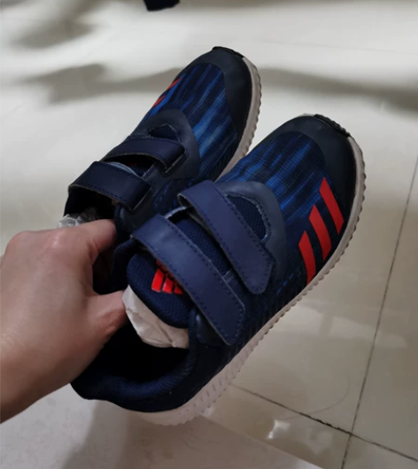 男童阿迪运动鞋，正品，实体店购入，江浙沪包...