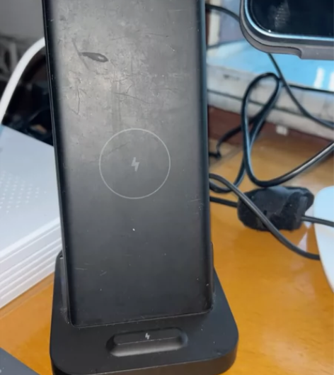 小米无线充电宝30W 底座和本体都在 原装...