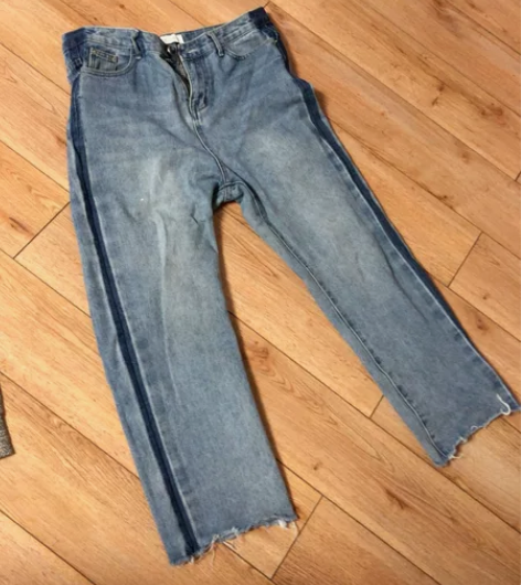女士大码牛仔裤130斤 竖条 感兴趣的话点...