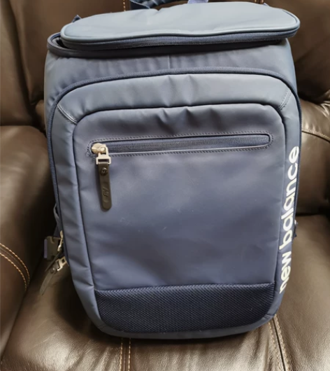 新百伦旧包一个！ 感兴趣的话点“我想要”和...