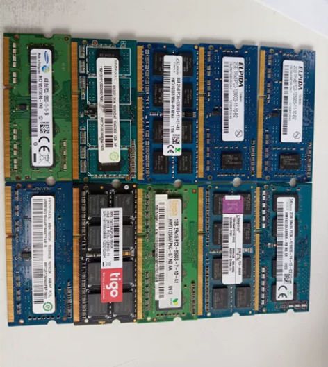 一堆三代笔记本内存，4g4根，2g4根，1...