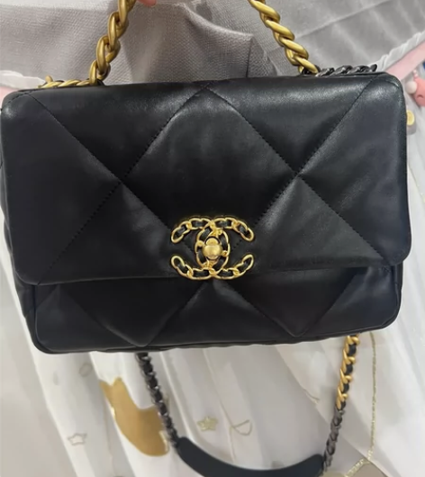 19bag小号，2000买到的，现在100...