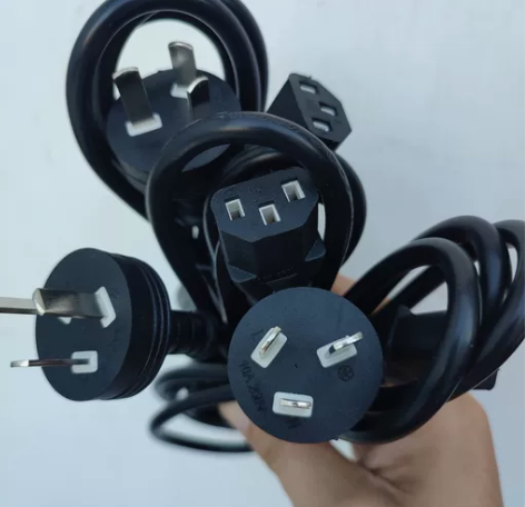 电脑电源线，闲置电源线，长的有2米，短的有...