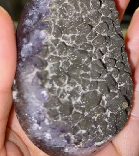 绿色大牙软糖平板 晶牙不打灯都闪，打灯更是...