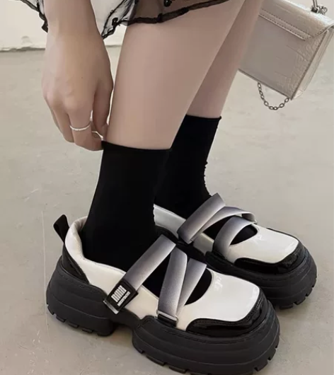 个性复古单鞋女2022秋季新款原创方头厚底...