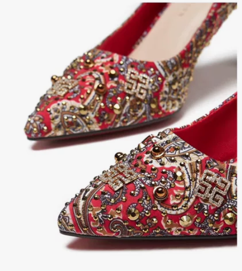 卓诗尼女鞋高跟尖头单鞋女浅口细跟水钻植物花...