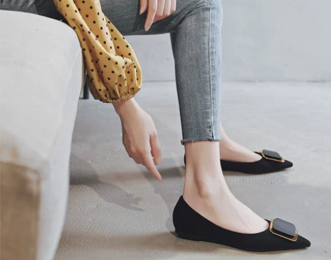 卡丝露单鞋女尖头平底网红百搭气质浅口软底2...