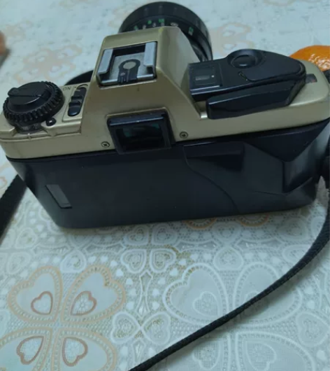 海鸥DF300G，胶卷相机，表面有使用痕迹...
