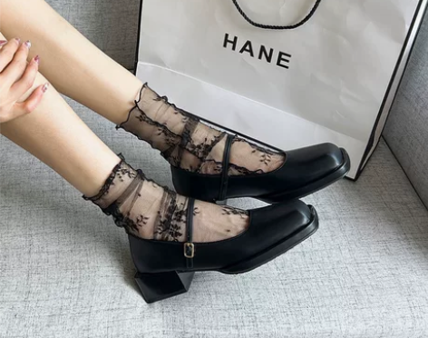 「妙侣」简约主义~一字扣单鞋女2022新款...