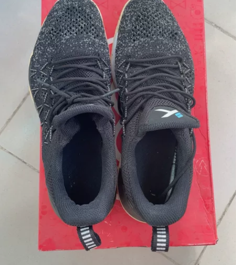 安踏kt轻骑兵底部无磨损基本 43包邮给钱...