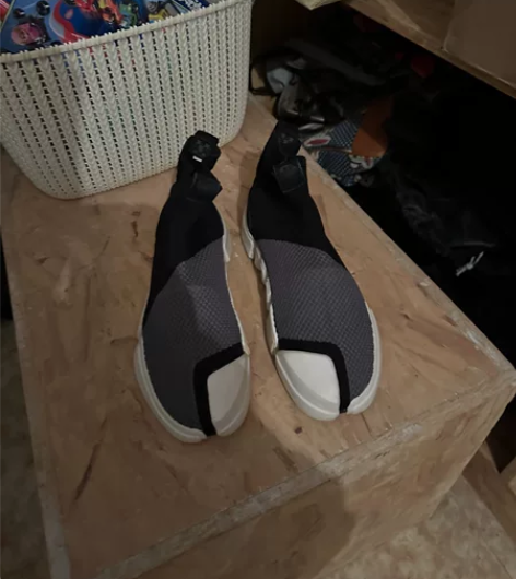 李宁悟道，，鞋子太多，穿不过来，没穿过几次...