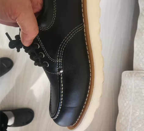 骆驼专卖店购买，标准皮鞋码42码，超厚头层...