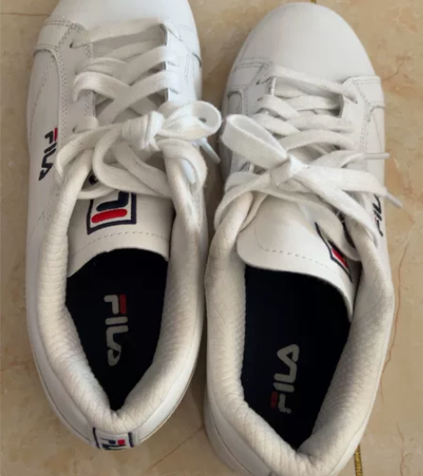 斐乐 绝对正品 也是买了之后好久没穿，没地...