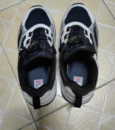 斐乐正品球鞋，34码，2.5Y，内长215...