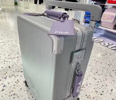 斐乐拉杆箱20寸 全新秒拍 售完即止