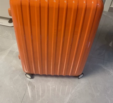 ITO行李箱,29寸,表面有轻微划痕,没有...