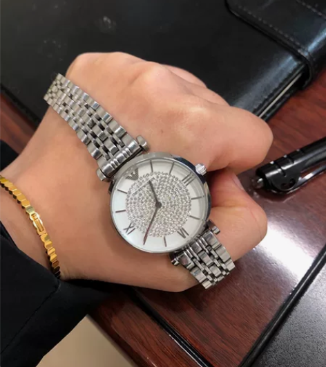 阿玛尼满天星手表,是姐姐旅游背回来的,,佩...