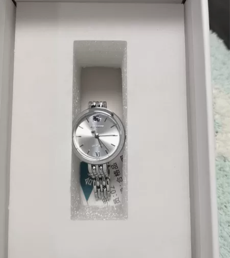 正港kitty手表全新的没戴过，表链我给调...