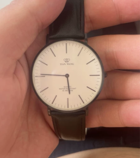 天王手表皮带，电池没电了需要自己更换，可小...