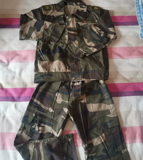 孩子迷彩服，150码，男孩女孩都可以穿 孩...