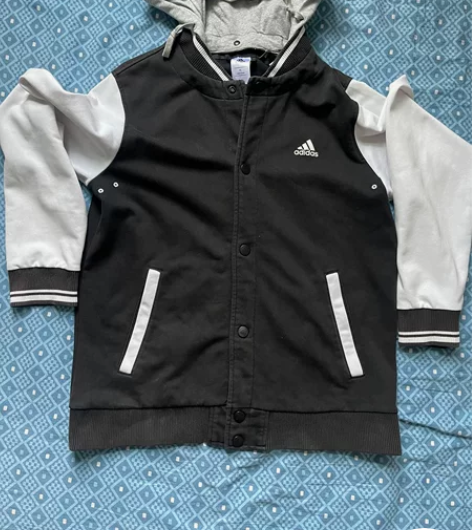 正品专柜购入三叶草棒球外套 适合身高175...