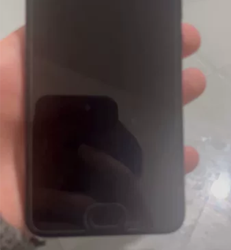 小米6    664g 无拆修，就左侧有几...