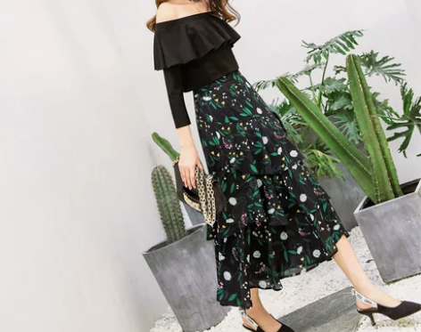 气质半身裙女2021秋装新款时尚荷叶边碎花...