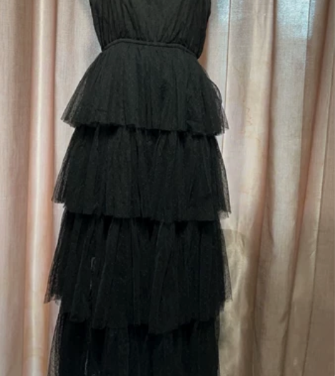 吊带辣妹连衣裙，蕾丝蛋糕裙，仅试穿，158...